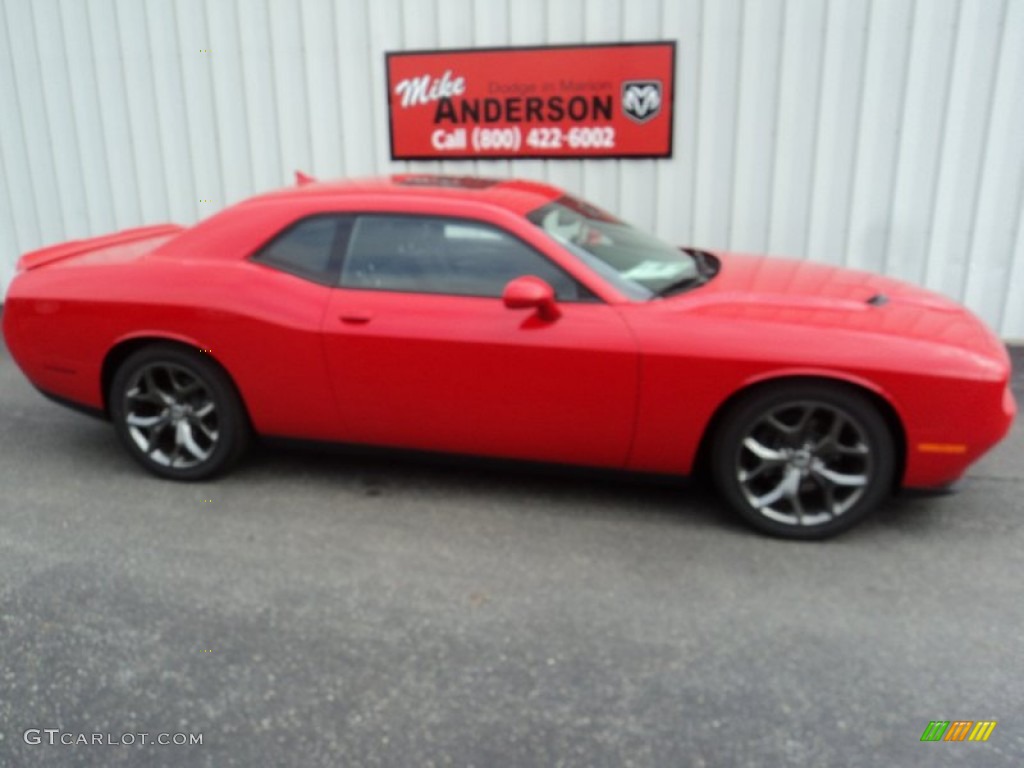 2015 Challenger SXT - TorRed / Black/Tungsten photo #2