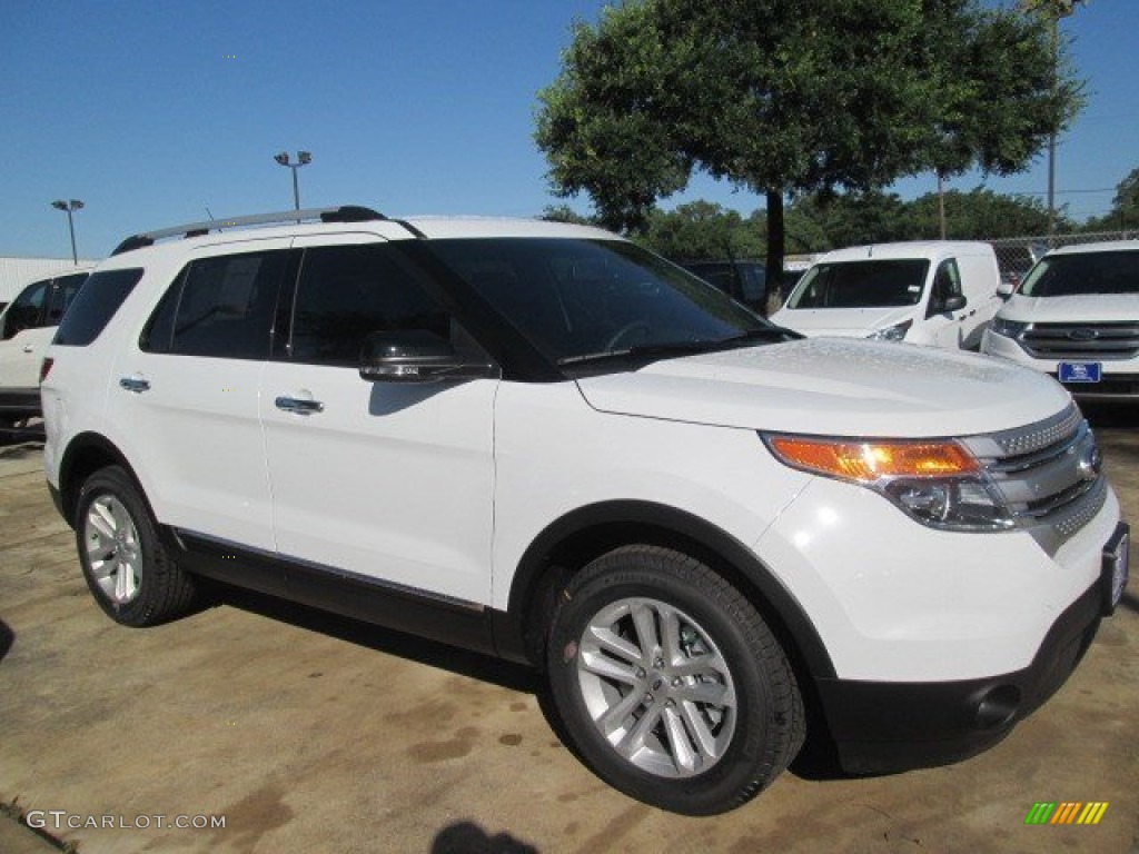 2015 Explorer XLT - Oxford White / Charcoal Black photo #1