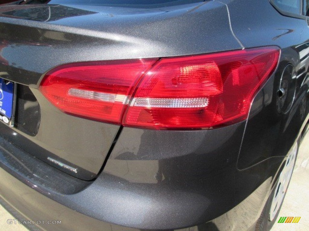 2015 Focus S Sedan - Magnetic Metallic / Charcoal Black photo #8