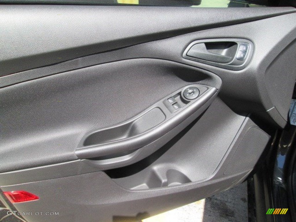 2015 Focus S Sedan - Magnetic Metallic / Charcoal Black photo #23
