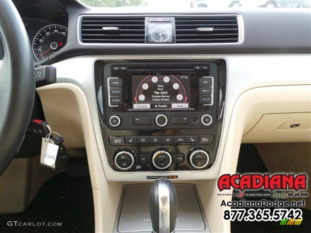2012 Passat 2.5L SE - Candy White / Cornsilk Beige photo #20