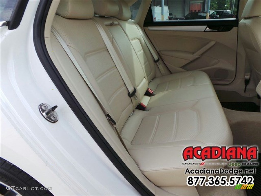 2012 Passat 2.5L SE - Candy White / Cornsilk Beige photo #25