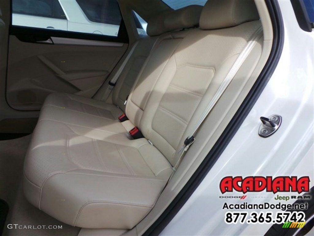 2012 Passat 2.5L SE - Candy White / Cornsilk Beige photo #26