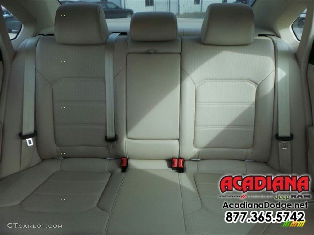 2012 Passat 2.5L SE - Candy White / Cornsilk Beige photo #27