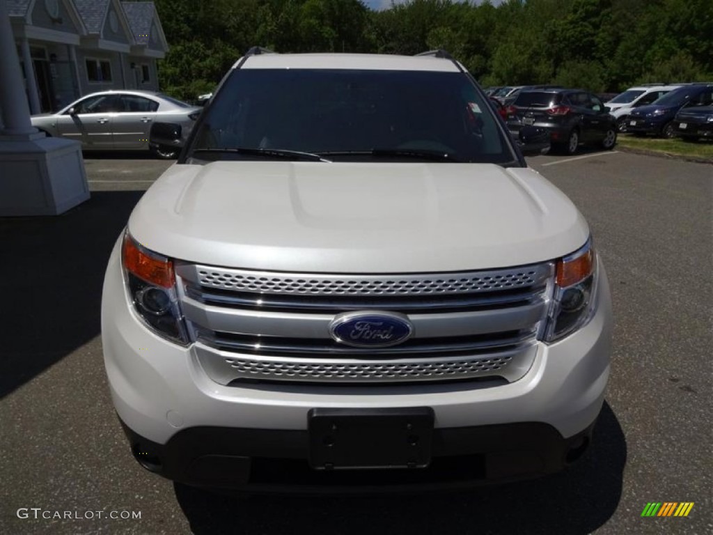 2015 Explorer XLT 4WD - White Platinum / Charcoal Black photo #2