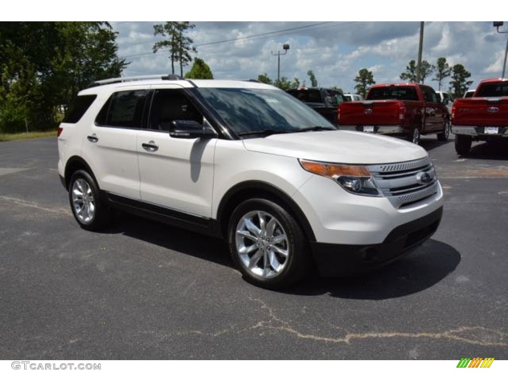 2015 Explorer XLT - White Platinum / Medium Light Stone photo #3