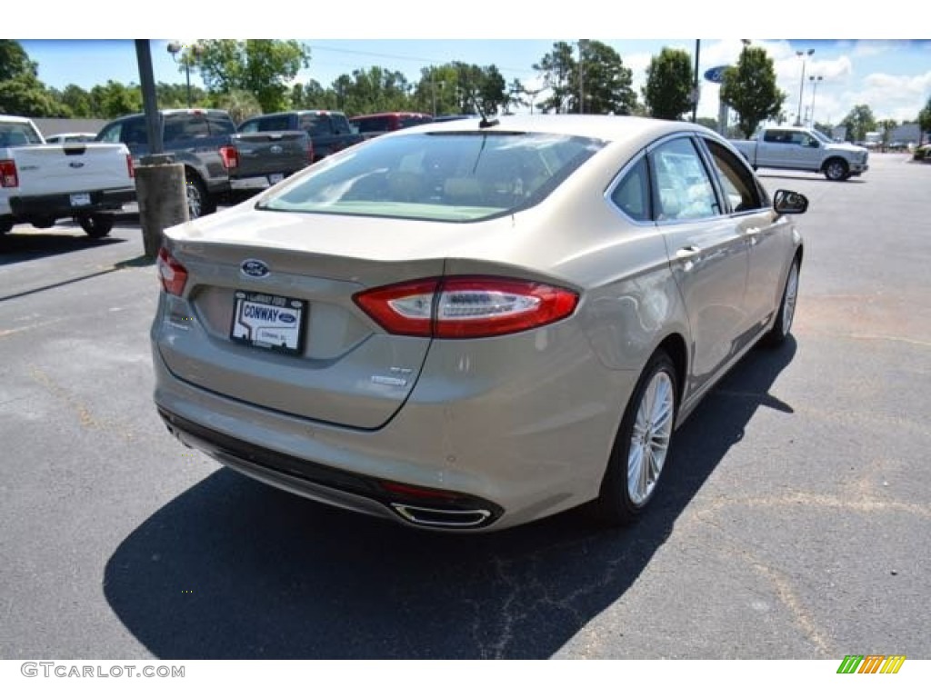 2016 Fusion SE - Tectonic Metallic / Dune photo #5