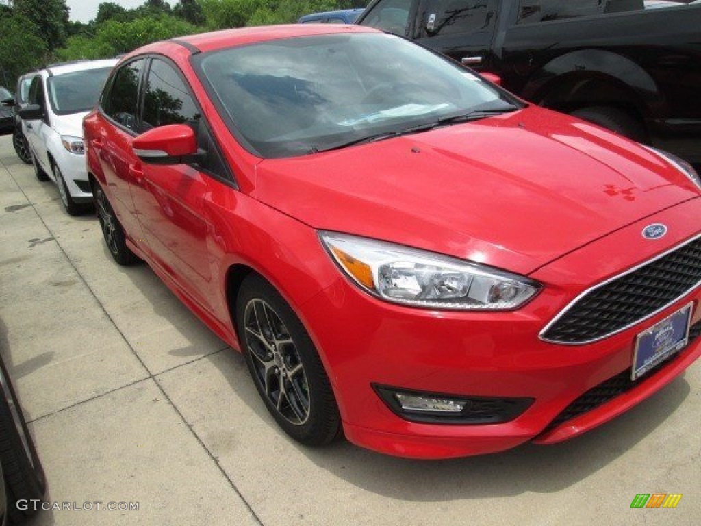 2015 Focus SE Sedan - Race Red / Charcoal Black photo #1