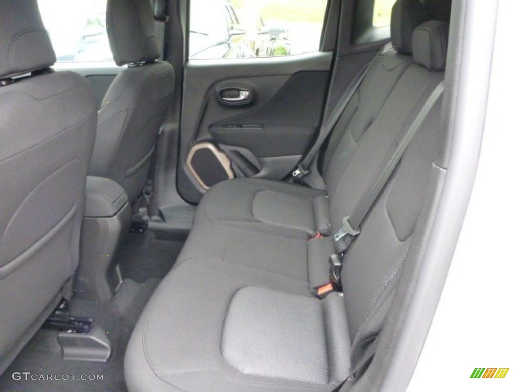 2015 Jeep Renegade Latitude 4x4 Rear Seat Photo #104386729