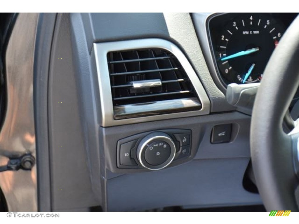 2016 Fusion SE - Magnetic Metallic / Charcoal Black photo #23