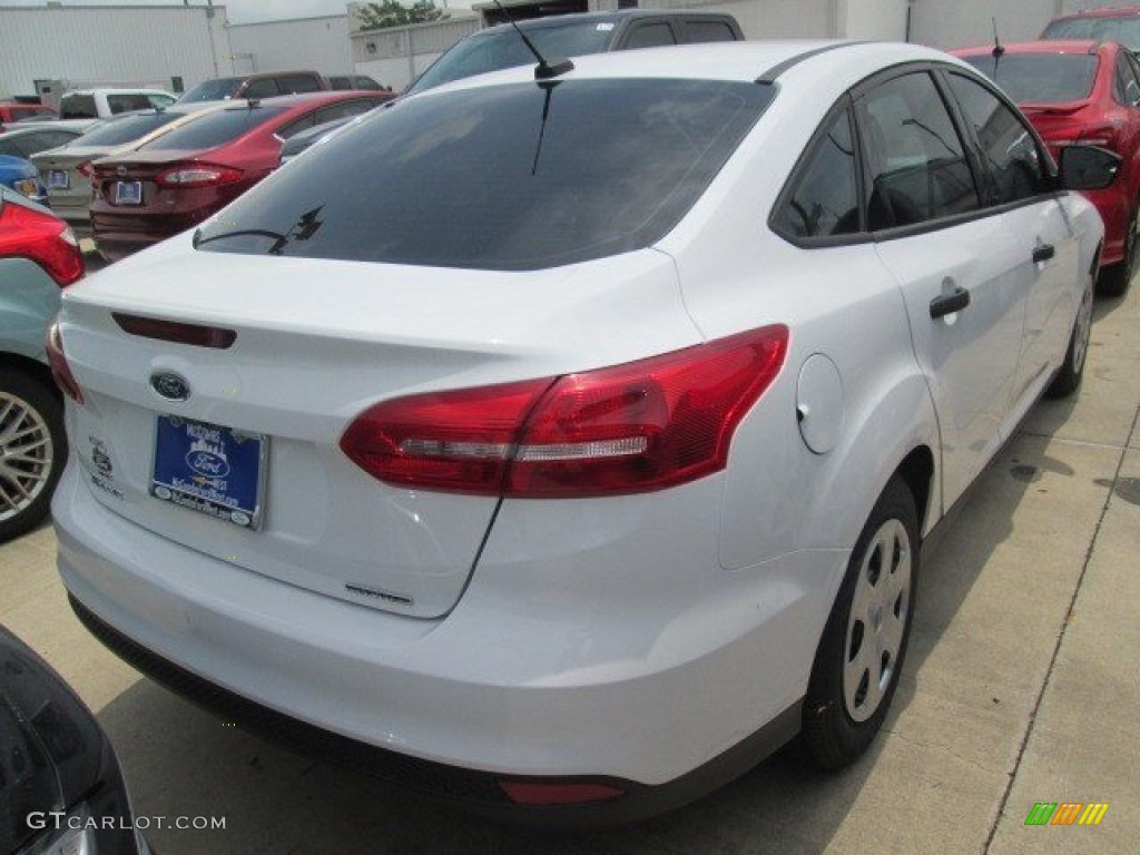 2015 Focus S Sedan - Oxford White / Charcoal Black photo #6