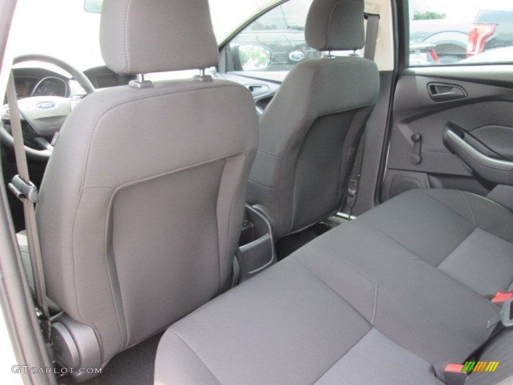 2015 Focus S Sedan - Oxford White / Charcoal Black photo #12