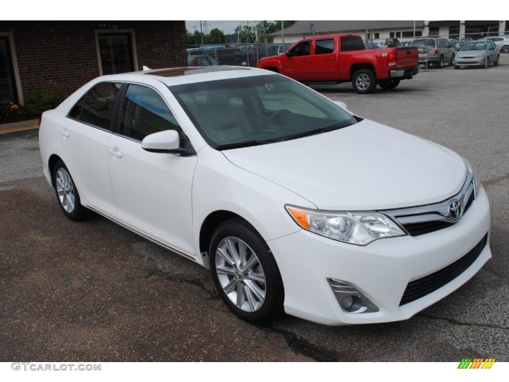 2012 Camry XLE V6 - Super White / Ivory photo #7