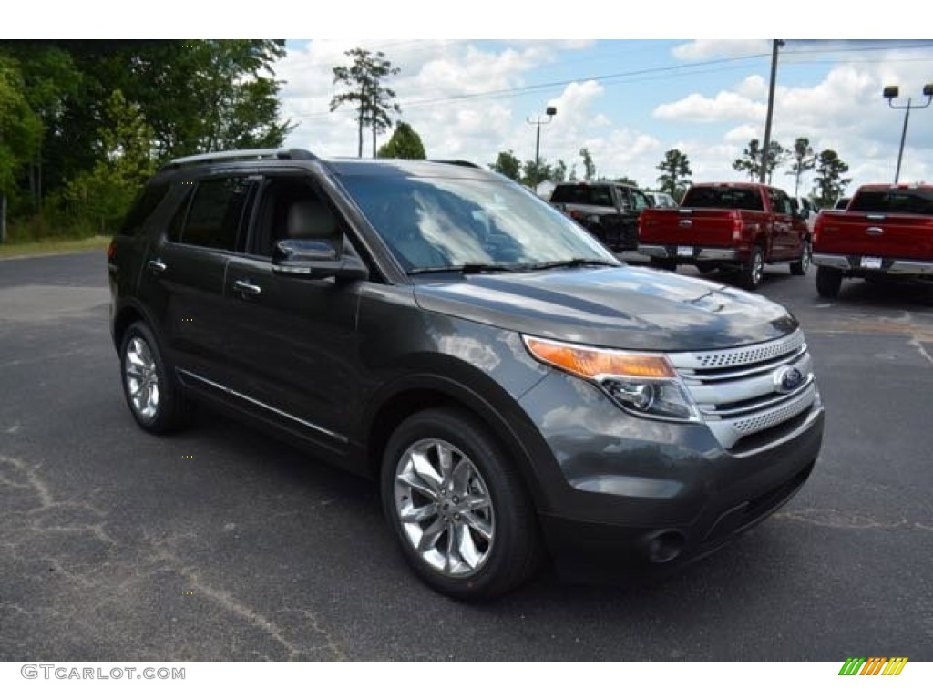 2015 Explorer XLT - Magnetic / Medium Light Stone photo #3