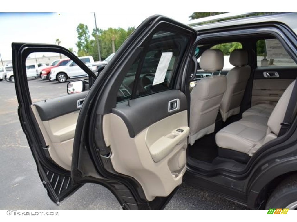 2015 Explorer XLT - Magnetic / Medium Light Stone photo #10