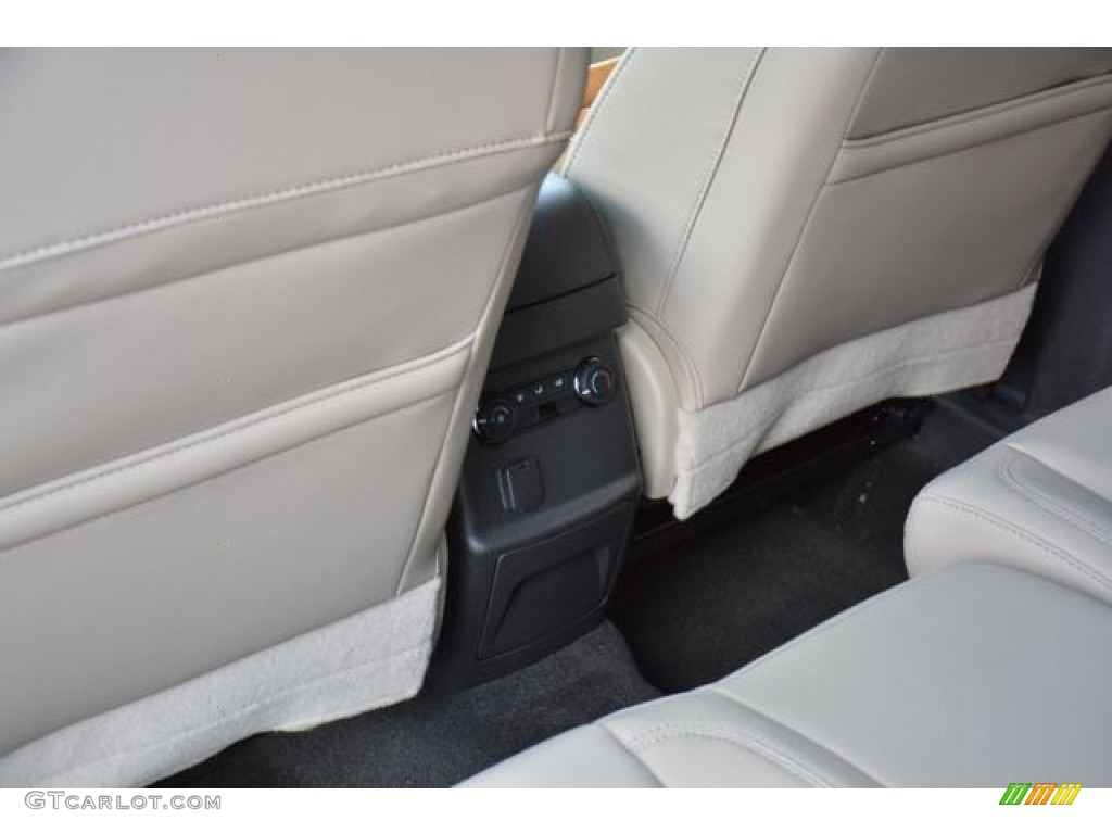 2015 Explorer XLT - Magnetic / Medium Light Stone photo #12