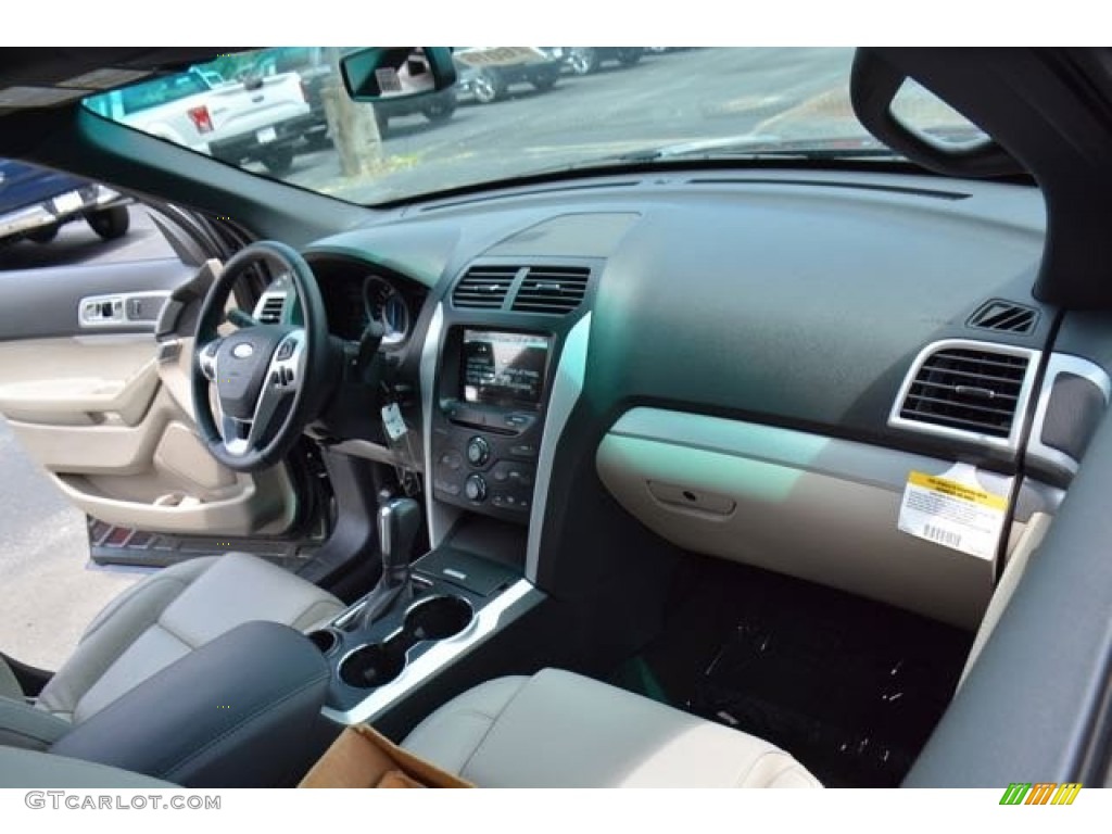 2015 Explorer XLT - Magnetic / Medium Light Stone photo #17