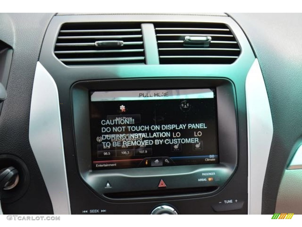 2015 Explorer XLT - Magnetic / Medium Light Stone photo #25