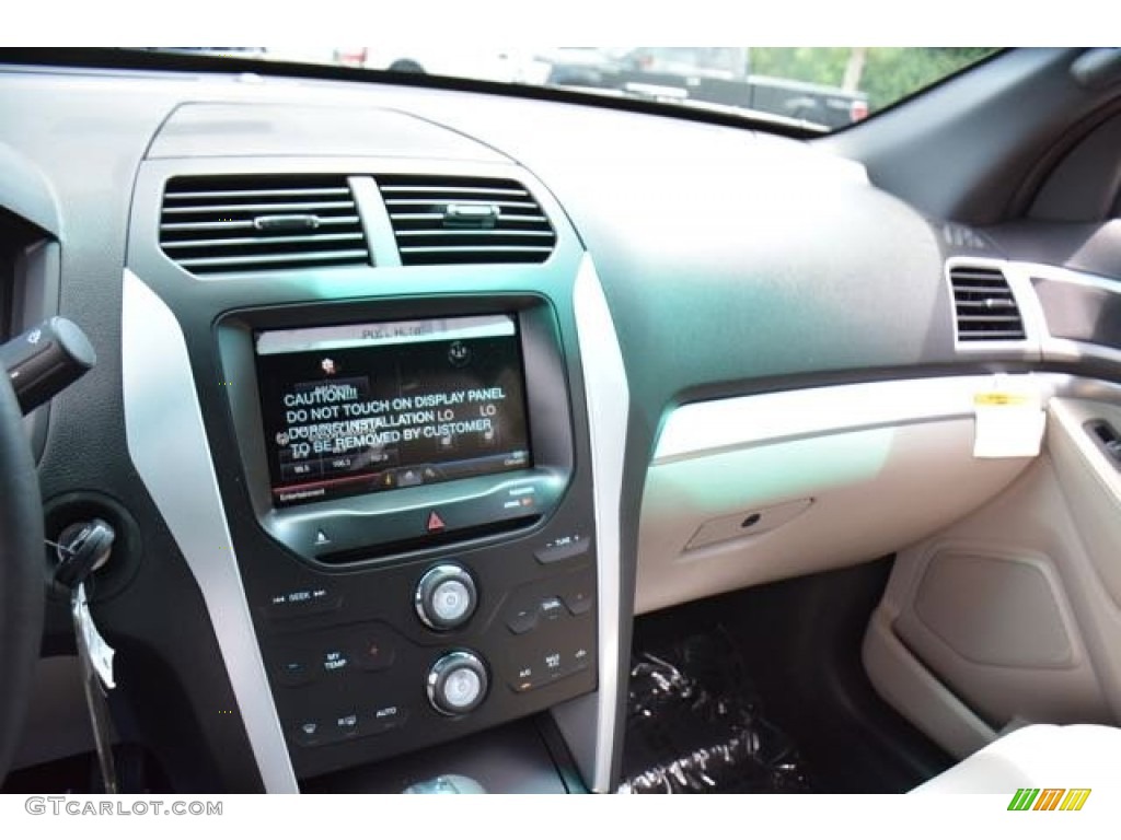 2015 Explorer XLT - Magnetic / Medium Light Stone photo #27