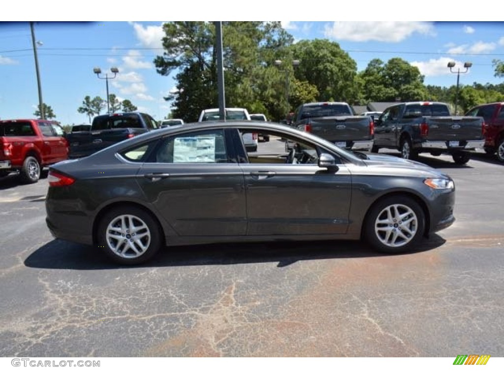 2015 Fusion SE - Magnetic Metallic / Dune photo #4