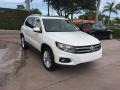 Candy White - Tiguan SE Photo No. 7