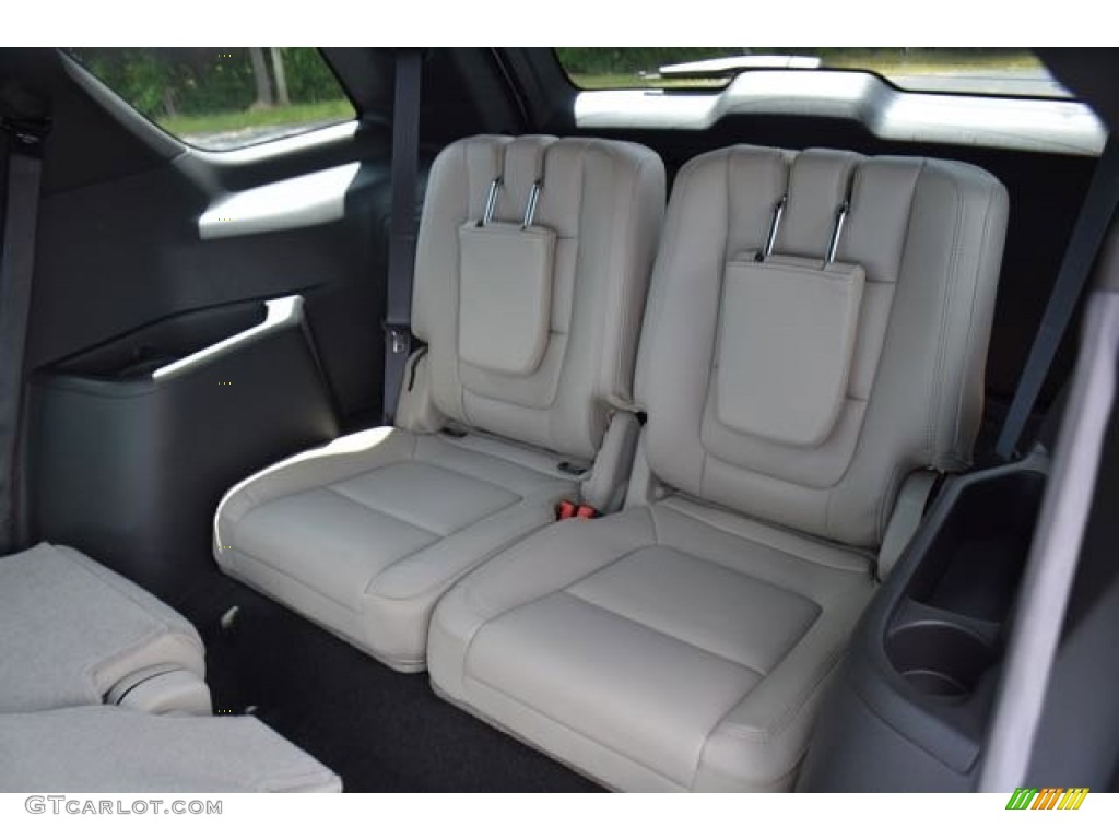 2015 Explorer Limited - Oxford White / Medium Light Stone photo #16