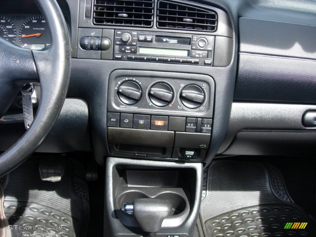2001 Cabrio GLS - Bright Green Pearl / Black photo #22
