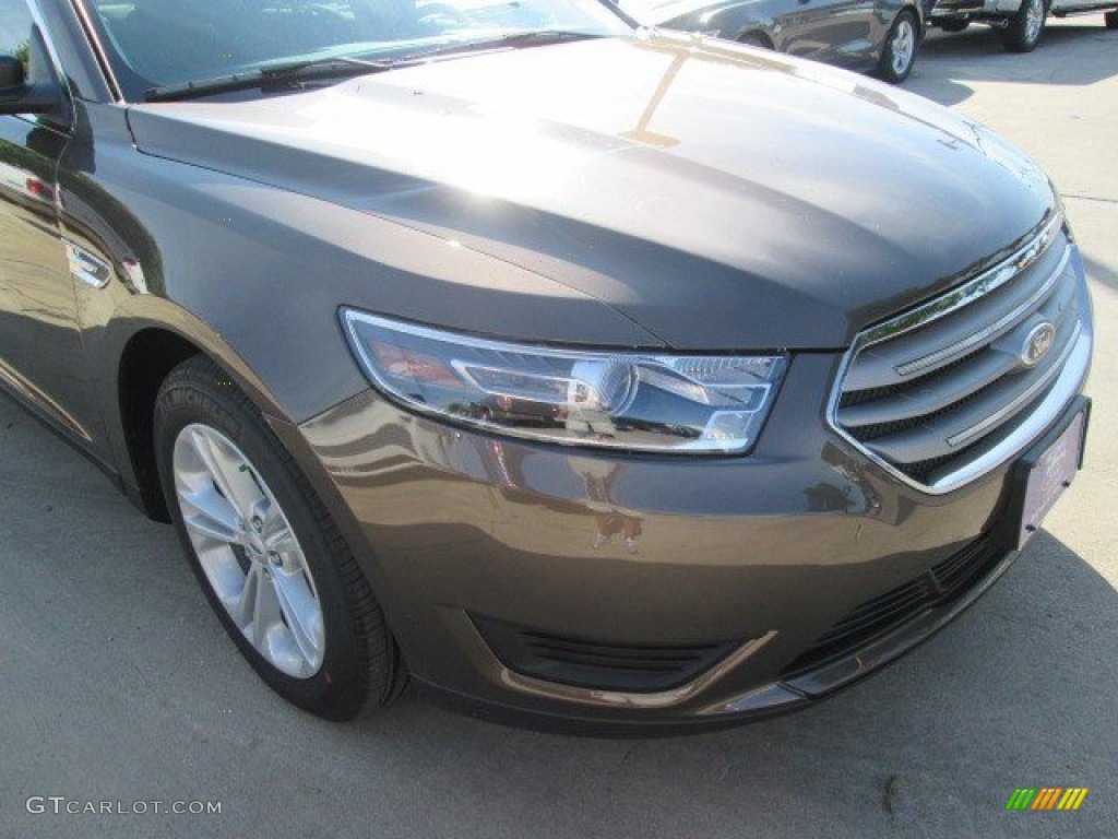 2015 Taurus SE - Caribou Metallic / Dune photo #2