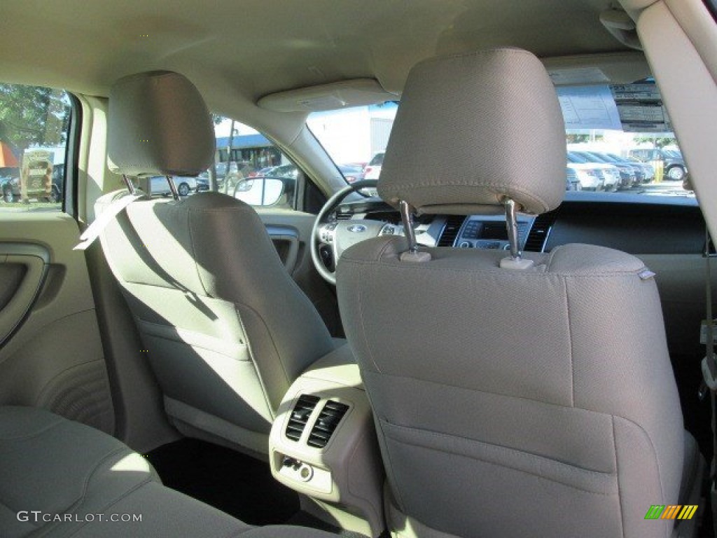 2015 Taurus SE - Caribou Metallic / Dune photo #17
