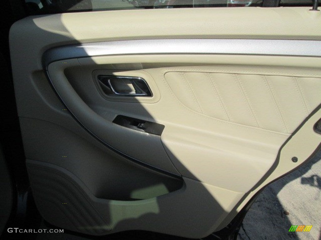 2015 Taurus SE - Caribou Metallic / Dune photo #18