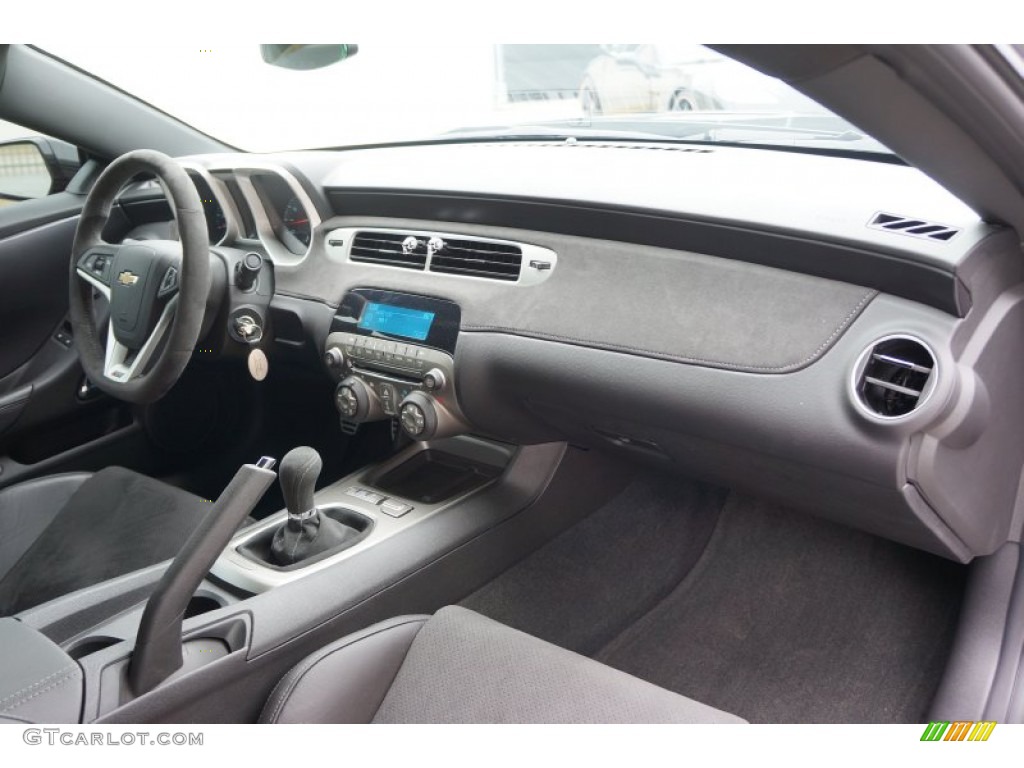 2014 Chevrolet Camaro Z/28 Coupe Black Dashboard Photo #104431349
