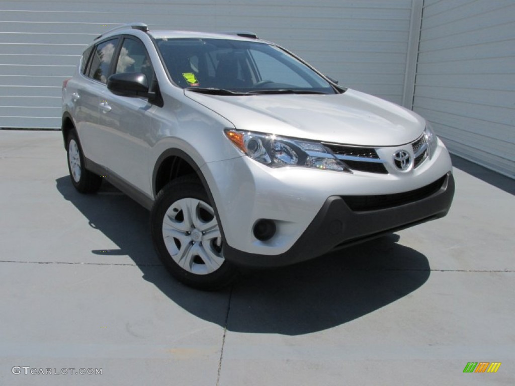 2015 RAV4 LE - Classic Silver Metallic / Black photo #1