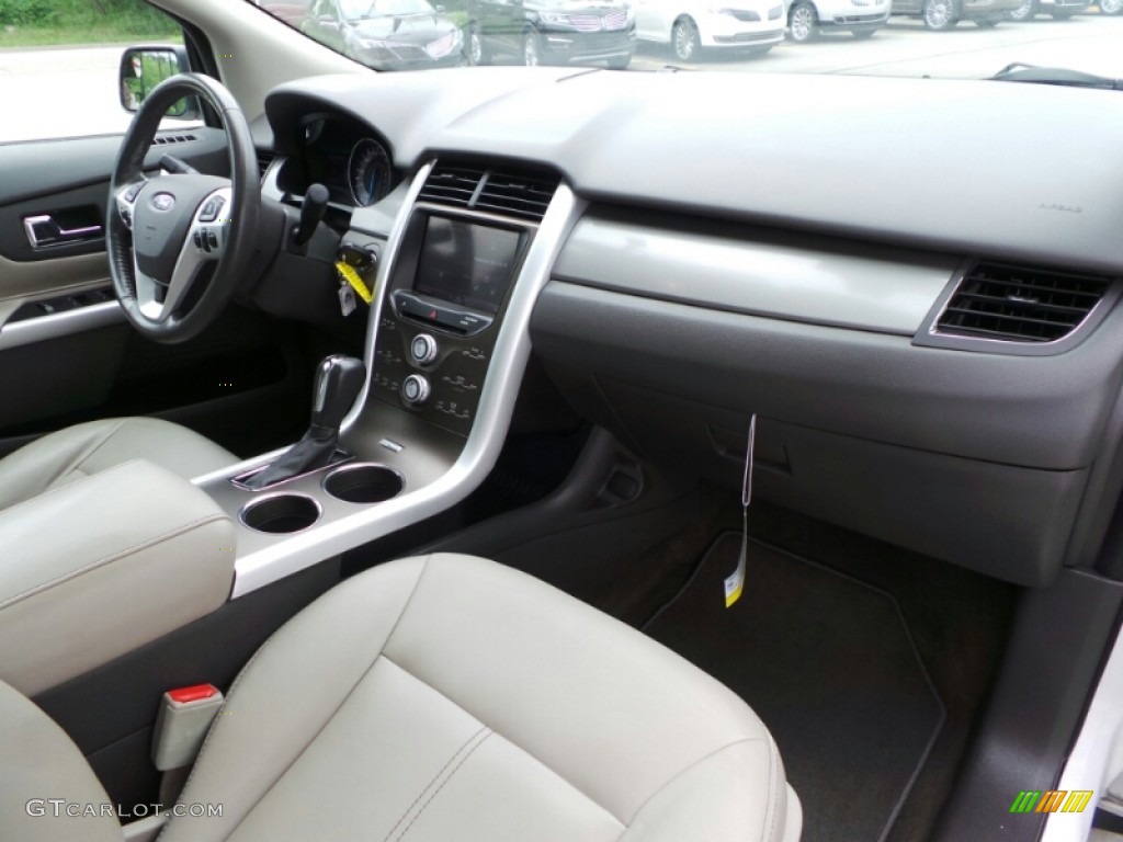 2012 Edge SEL AWD - White Platinum Metallic Tri-Coat / Medium Light Stone photo #7