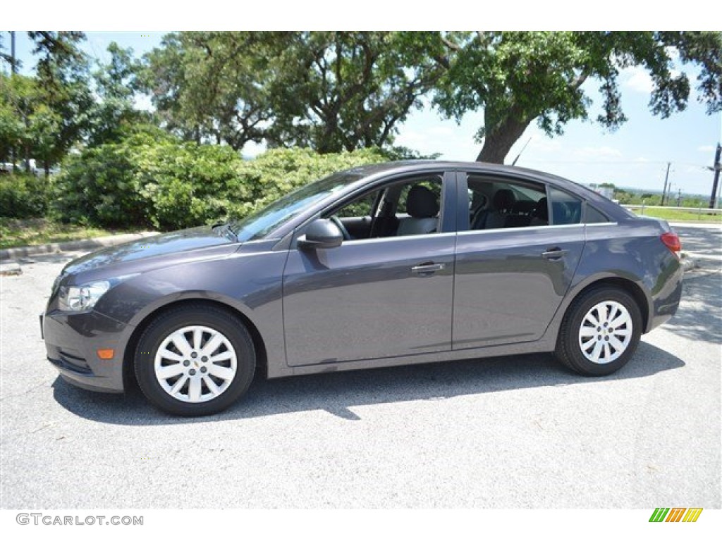 2011 Cruze LS - Taupe Gray Metallic / Jet Black/Medium Titanium photo #6