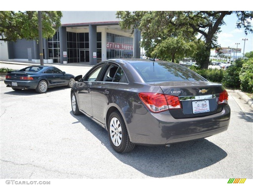 2011 Cruze LS - Taupe Gray Metallic / Jet Black/Medium Titanium photo #7
