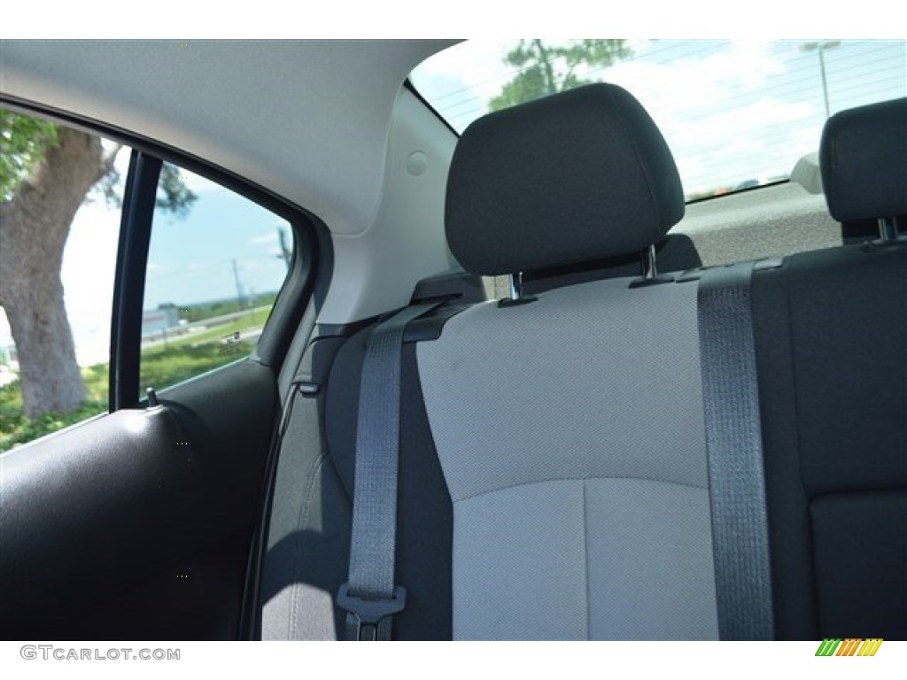 2011 Cruze LS - Taupe Gray Metallic / Jet Black/Medium Titanium photo #17