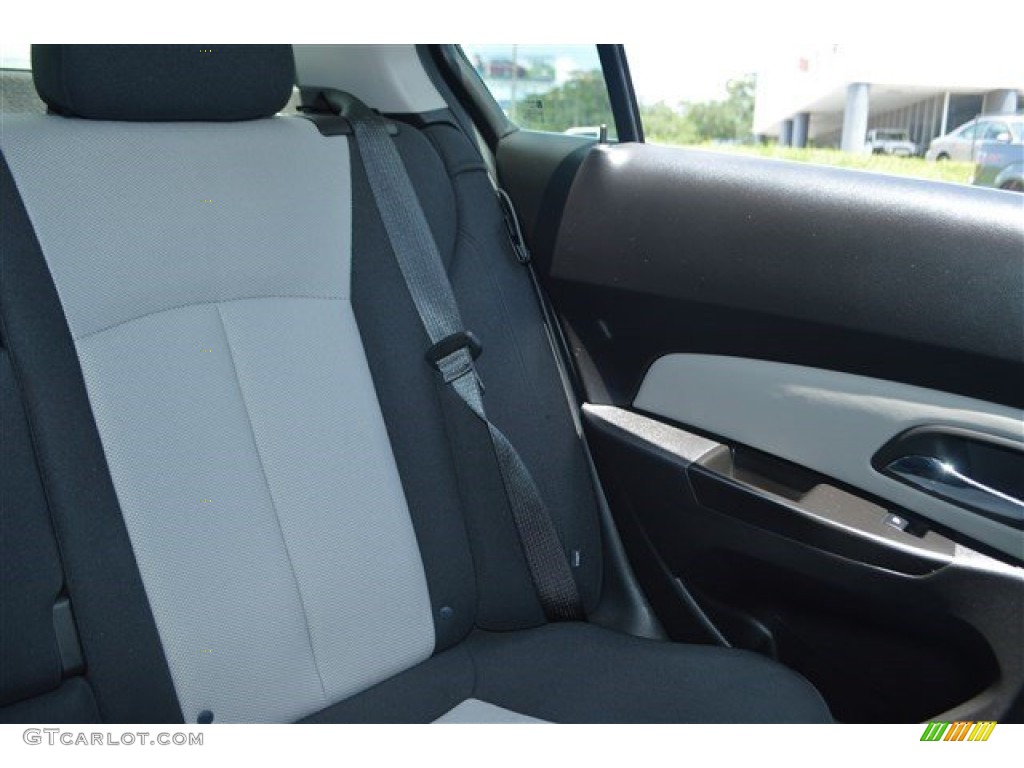 2011 Cruze LS - Taupe Gray Metallic / Jet Black/Medium Titanium photo #19
