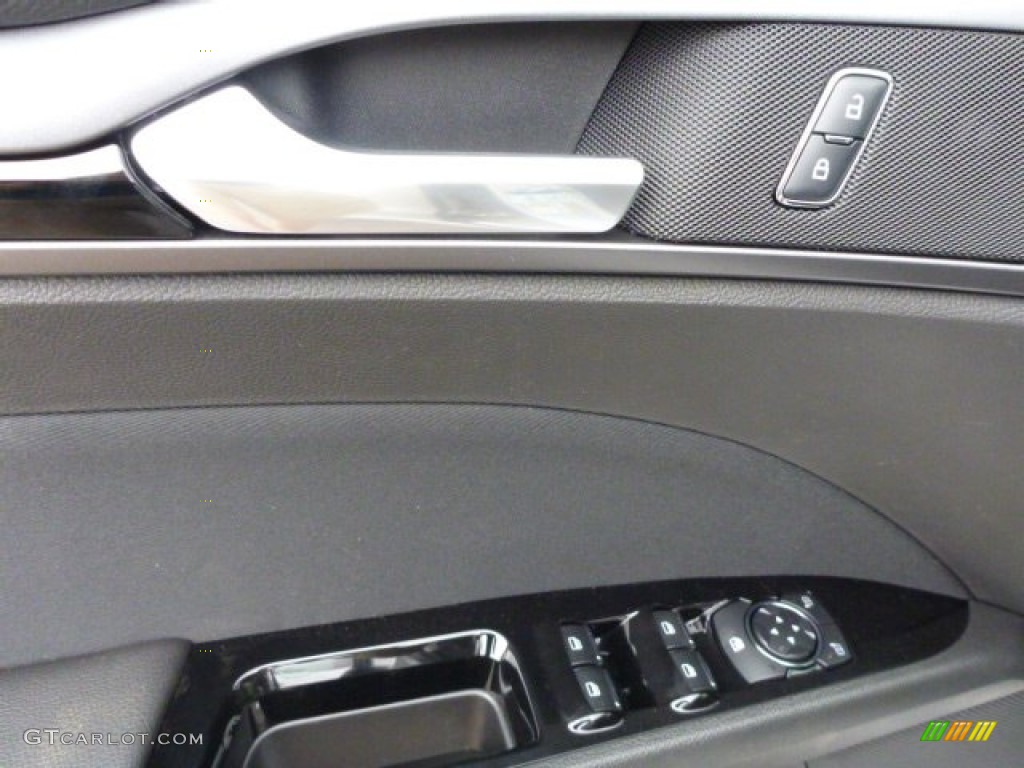 2016 Fusion SE AWD - Ingot Silver Metallic / Charcoal Black photo #11