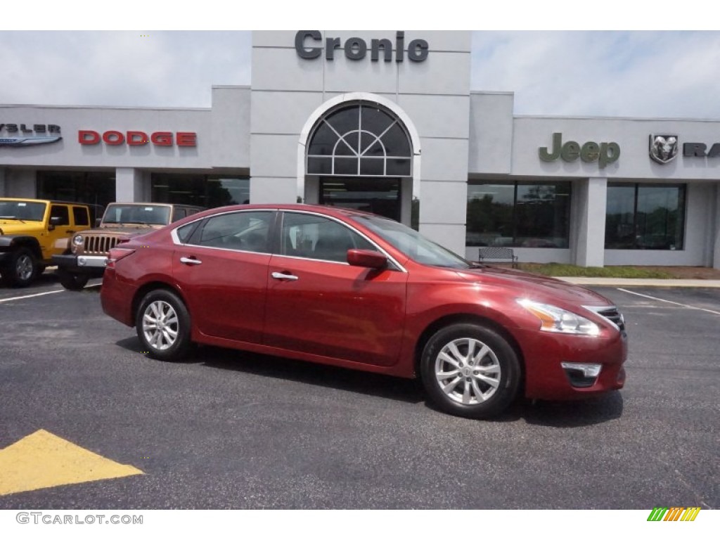 2014 Altima 2.5 S - Cayenne Red / Charcoal photo #1