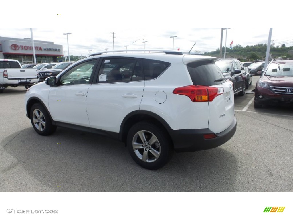 2015 RAV4 XLE - Super White / Black photo #6