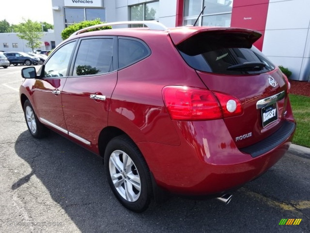 2012 Rogue SV AWD - Cayenne Red / Gray photo #7