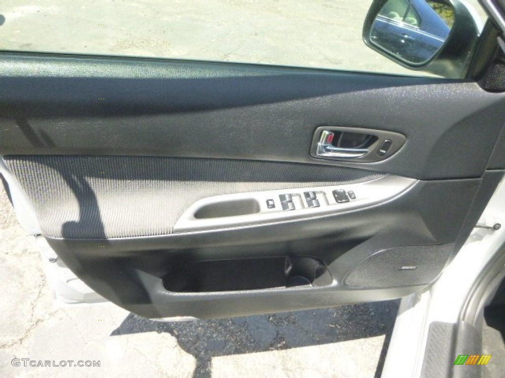 2004 MAZDA6 s Hatchback - Glacier Silver Metallic / Black photo #13