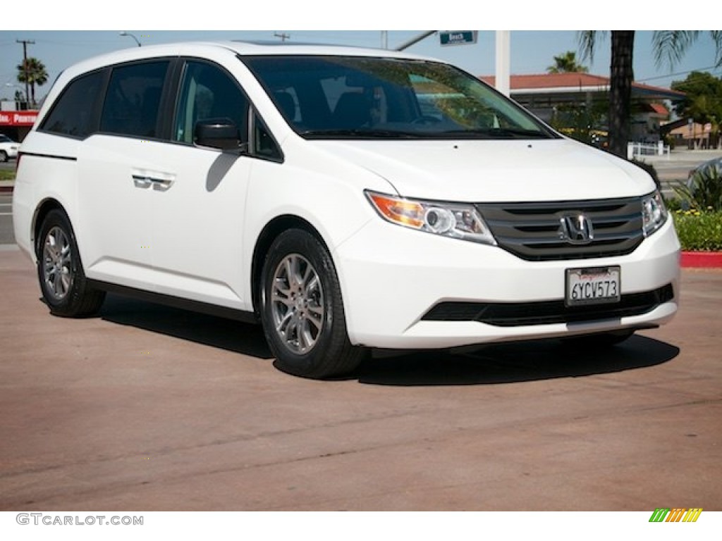 Taffeta White Honda Odyssey