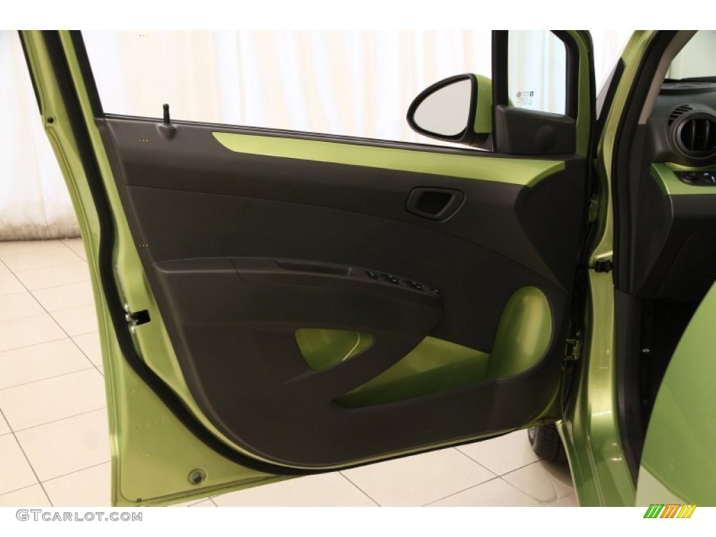 2013 Spark LT - Jalapeno (Green) / Green/Green photo #4