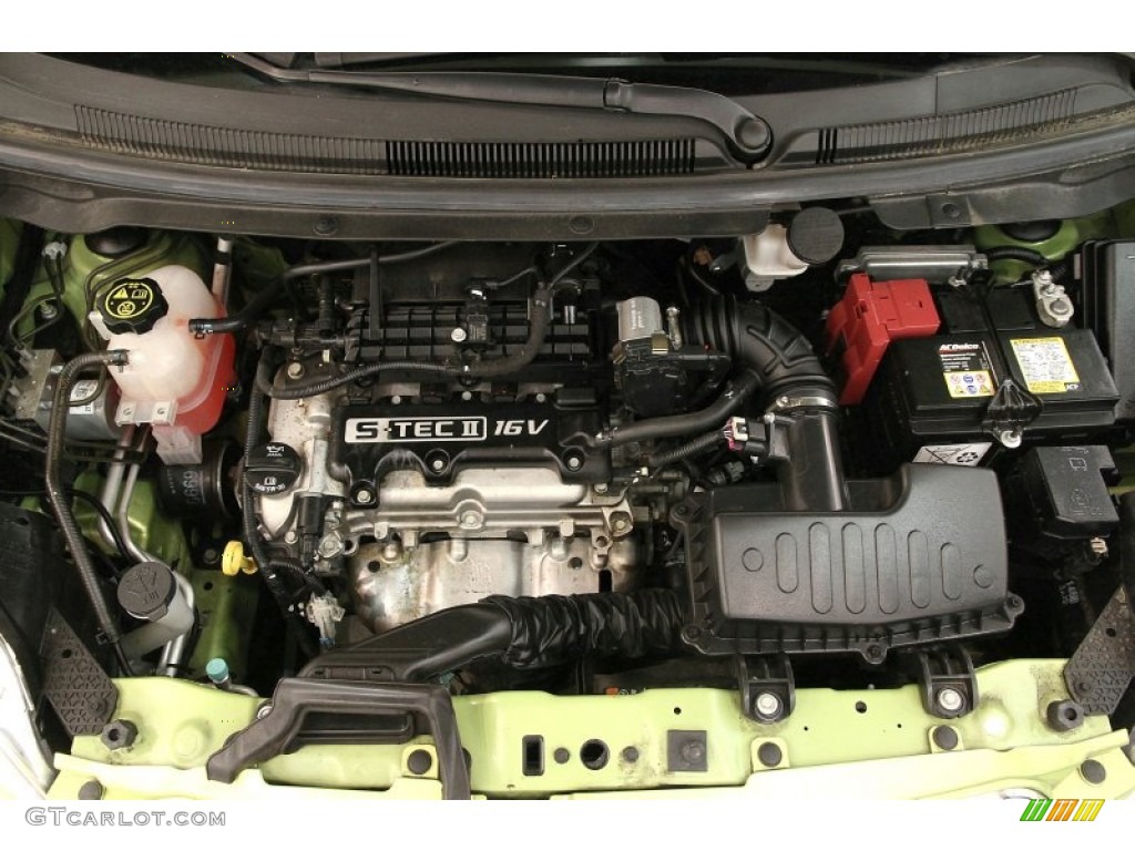 2013 Spark LT - Jalapeno (Green) / Green/Green photo #16