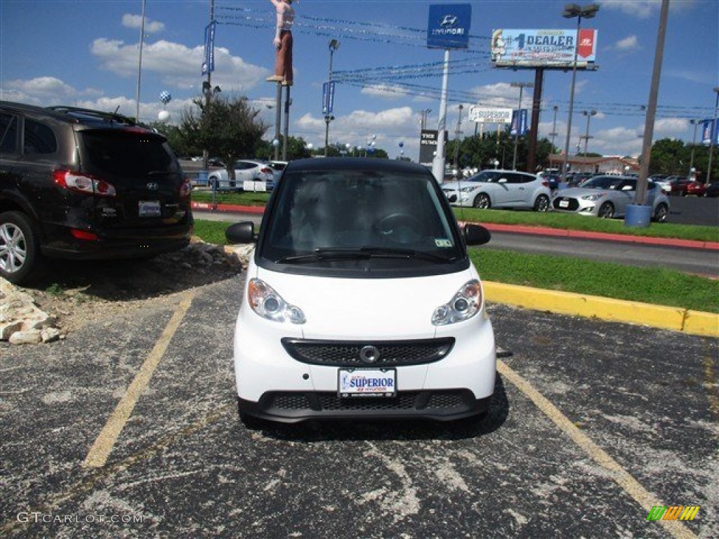 2013 fortwo pure coupe - Crystal White / Plain Black photo #2