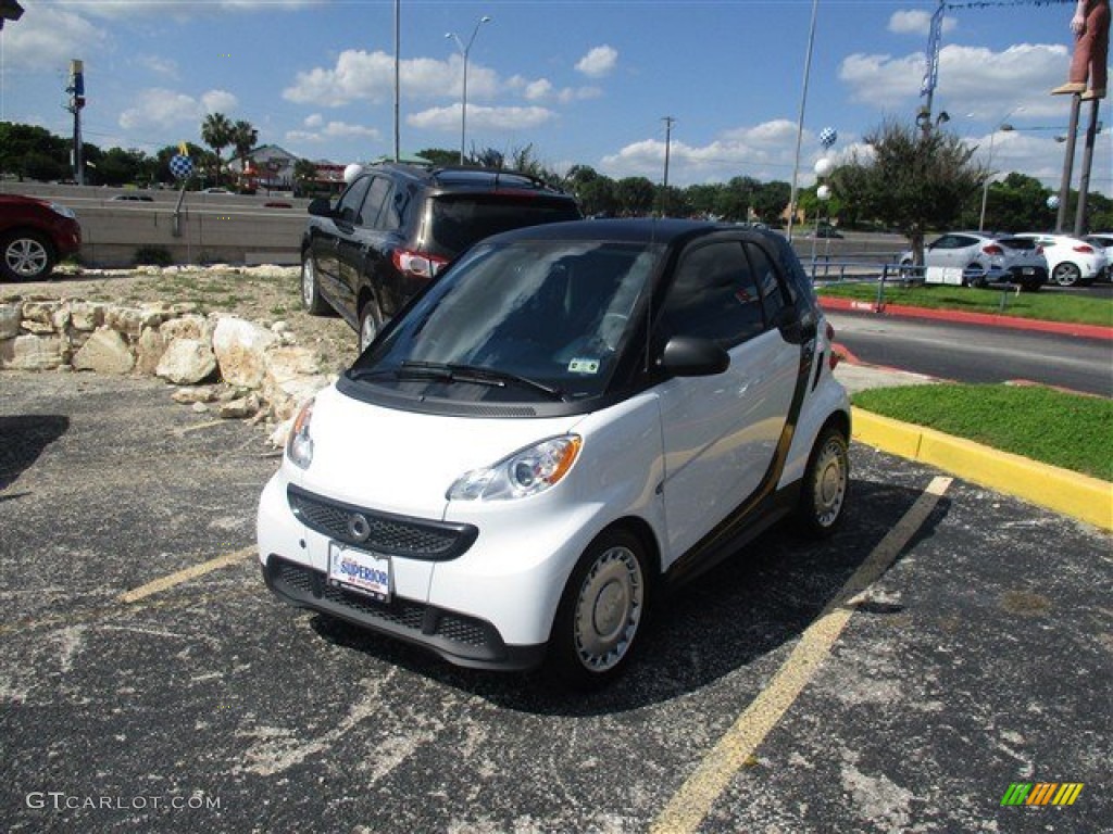 2013 fortwo pure coupe - Crystal White / Plain Black photo #3