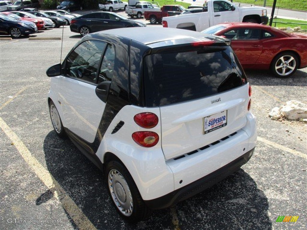 2013 fortwo pure coupe - Crystal White / Plain Black photo #6