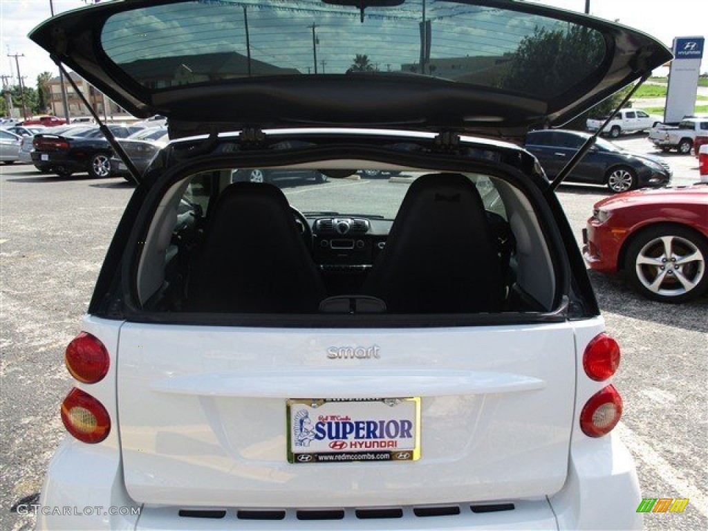 2013 fortwo pure coupe - Crystal White / Plain Black photo #8