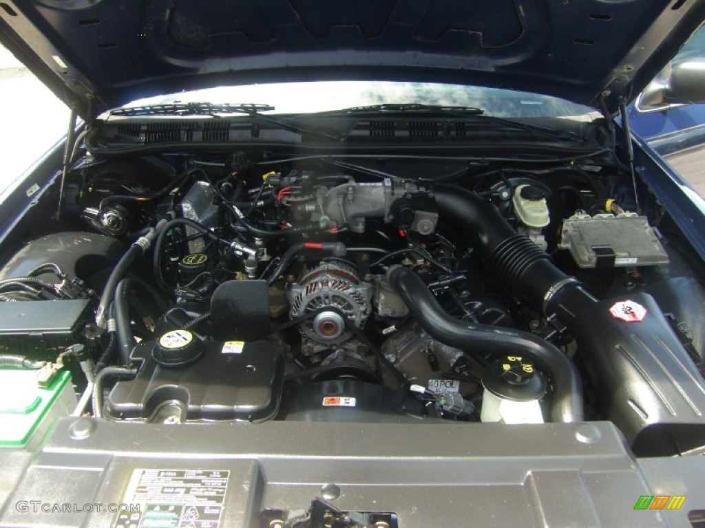 2005 Ford Crown Victoria Police Interceptor 4.6 Liter SOHC 16-Valve V8 Engine Photo #104467900